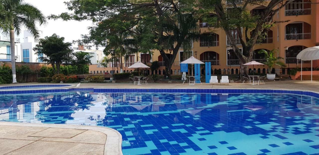 Hotel Penon Suites Girardot Exterior foto